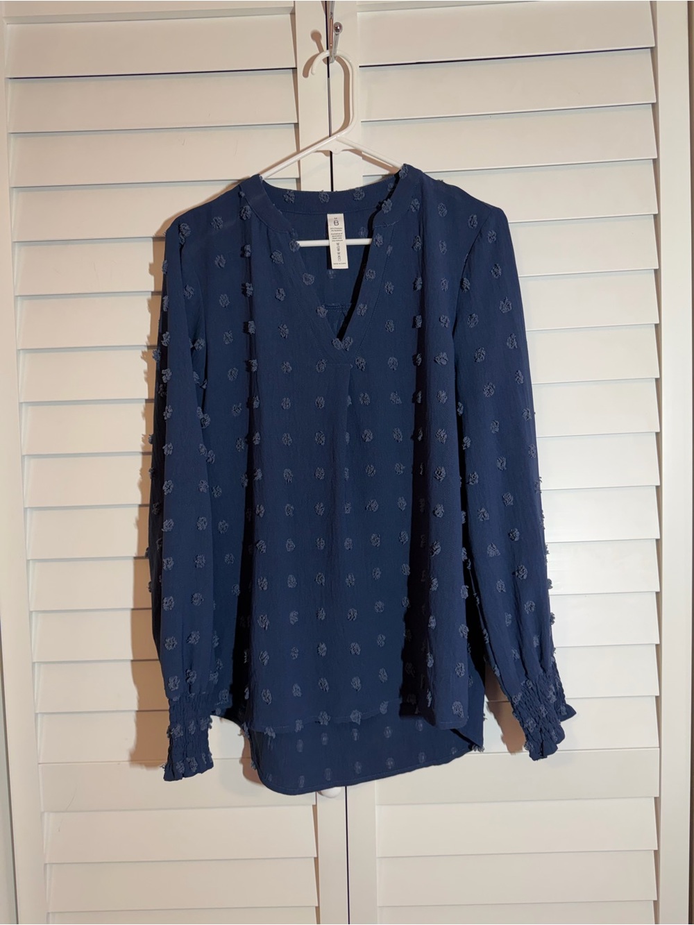 Women's Navy V-Neck Textured Long-Sleeve Blouse